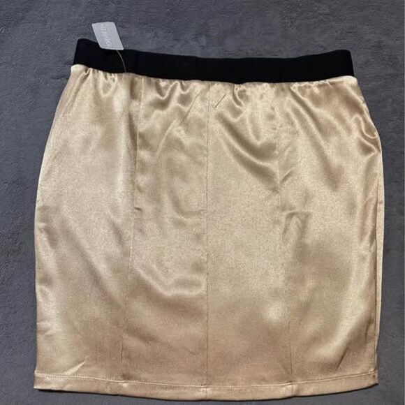 NEW Forever 21+ Plus Size Women’s Short Gold Skirt Stretchy Waist Band (Flawed) - Picture 3 of 6